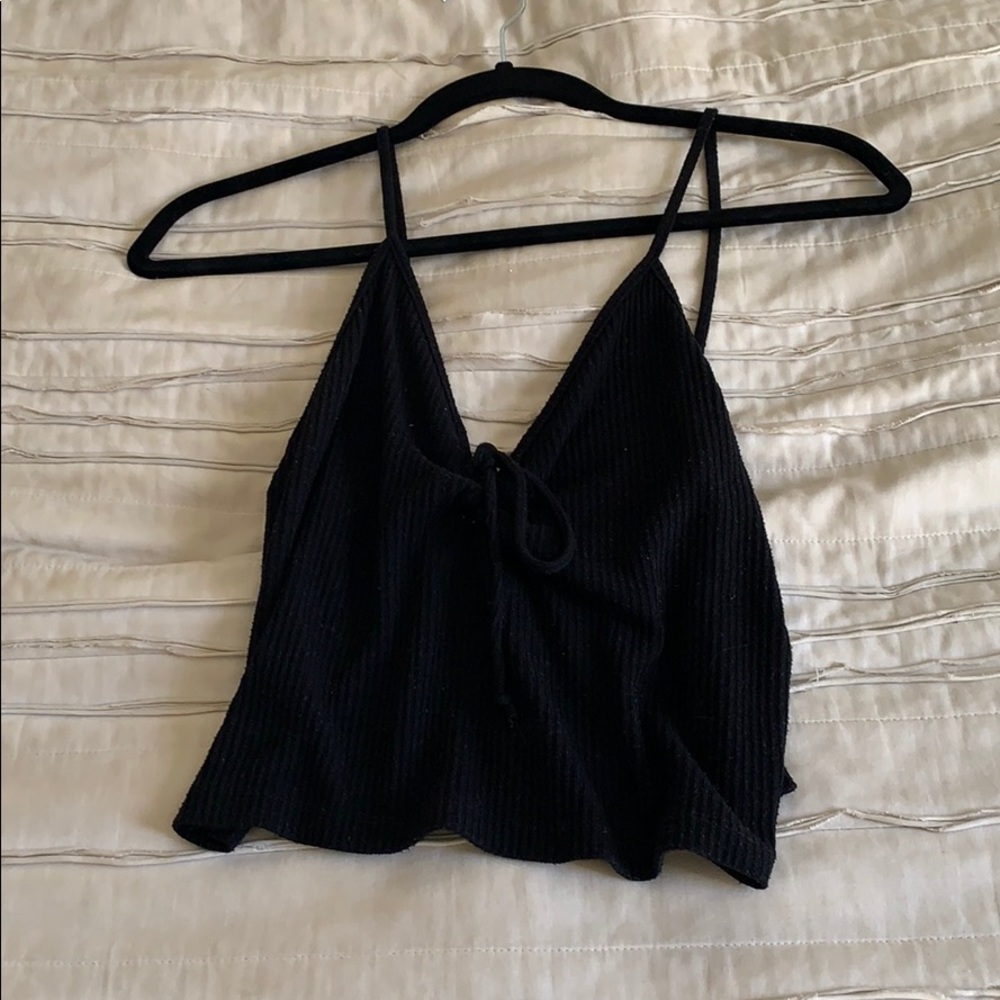 tie front black tank